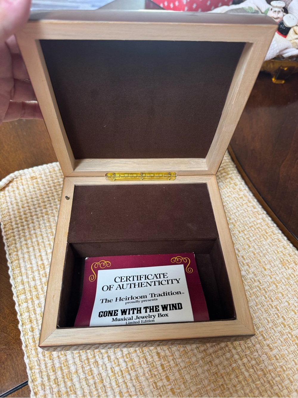 Vintage Gone With the Wind Musical Jewelry Box-Limited Edition Music Works - Picture 2 of 9